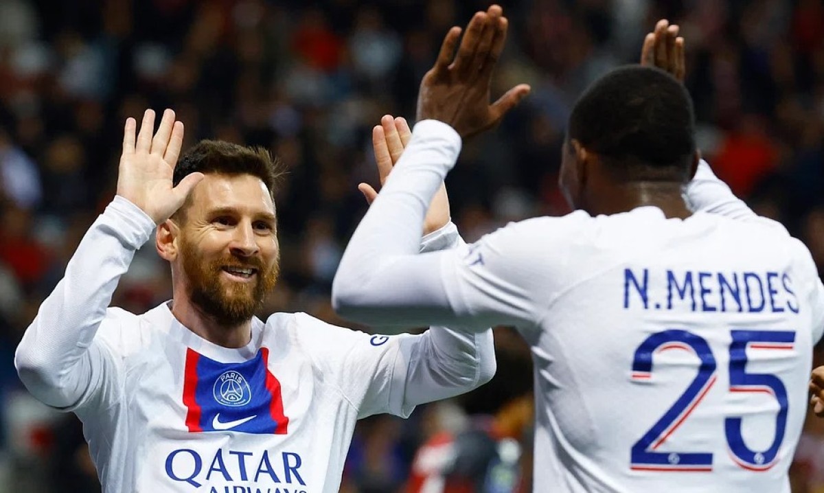 মেসি জাদুতে জয়ে ফিরল পিএসজি