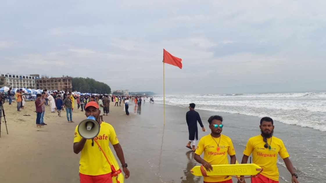 কক্সবাজার উপকূলে ১০ নম্বর মহাবিপদ সংকেত