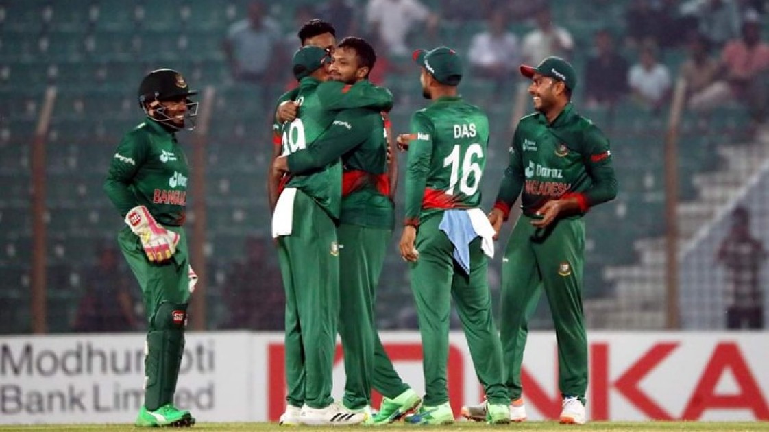 প্রস্তুতি ম্যাচে দুপুরে ইংল্যান্ডের বিপক্ষে নামছে বাংলাদেশ