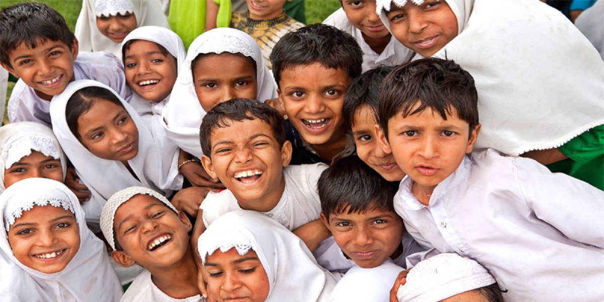 আজ বিশ্ব শিশু দিবস