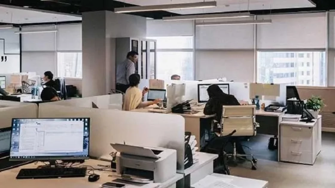 নতুন সূচিতে চল্ছে অফিস- ব্যাংক ও আদালত