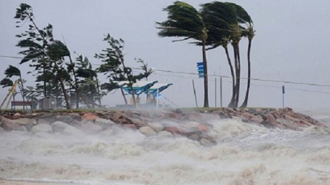 ঘূর্ণিঝড় 'রেমাল' : দেশের দুই সমুদ্রবন্দরকে ১০ নম্বর মহাবিপদ সংকেত