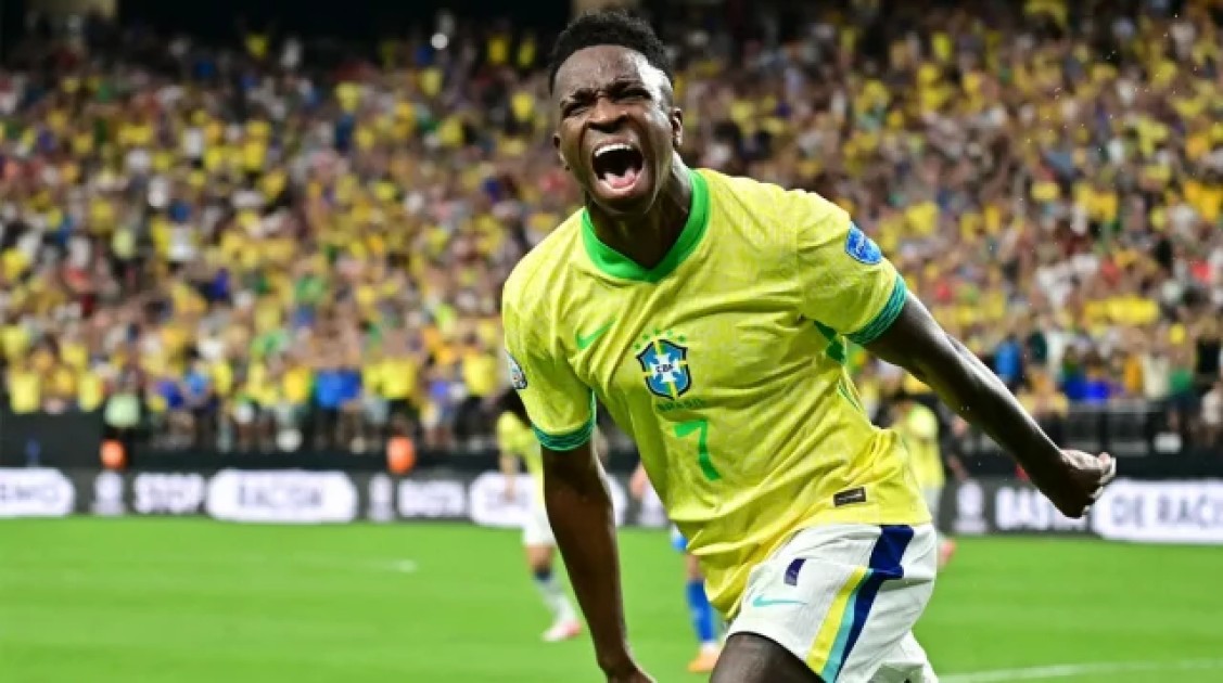 ভিনিসিয়ুস–জাদুতে প্যারাগুয়ের জালে ব্রাজিলের ৪ গোল